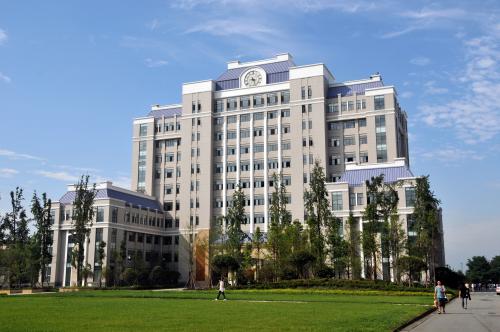 成都工业学院2.jpg
